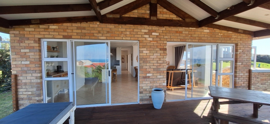 4 Bedroom Property for Sale in Boknesstrand Eastern Cape